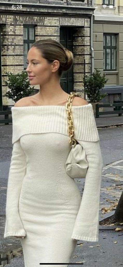 Winter Dresses Aesthetic, Sweater Dress Aesthetic, Basic Winter Outfits, Classy Feminine Style, Simple Christmas Outfits, Conference Outfit, Minimalist Luxury, Outfits Dress, Dresses Aesthetic