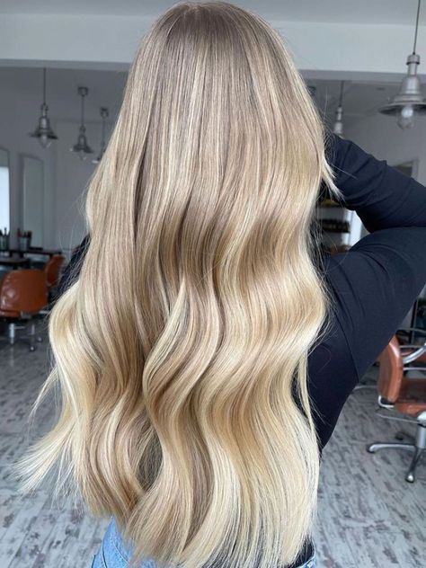 Vanilla Blonde Highlights, Creamy Blonde Balayage, Bright Blonde Highlights, Cream Blonde Hair, Blonde Hair Goals, Blonde Highlights On Dark Hair, Medium Blonde Hair, Perfect Blonde Hair, Summer Blonde Hair