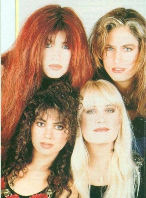 30 Fascinating Photos of The Bangles in All Their '80s Glory ~ Vintage Everyday Micki Steele, Susanna Hoffs, 1980s Nostalgia, 80s Girl, Red Carpet Photos, Manic Monday, 80's Music, 80s Pop, Women Of Rock