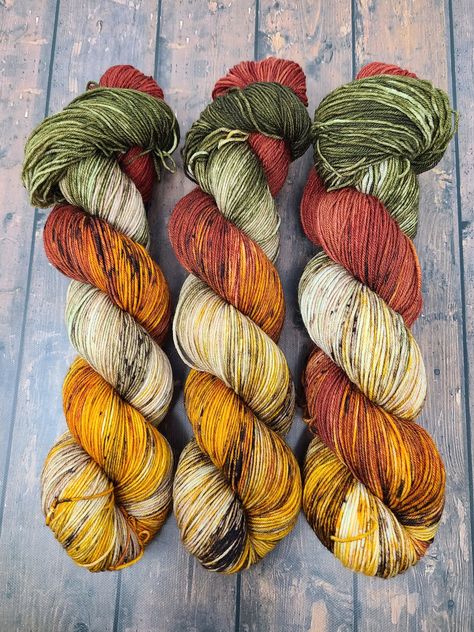 Hand Dyed Yarn Inspiration, Yarn Color Combinations, Roving Yarn, Hand Dyed Sock Yarn, Unique Yarn, Yarn Cake, Yarn Inspiration, Yarn Stash, Fabric Yarn