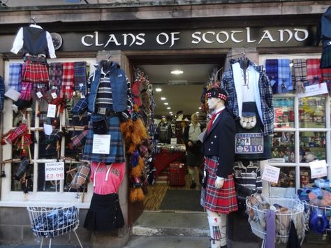 Royal Mile Shops: Good buys or Tourist traps in Edinburgh, Scotland? - Souvenir Finder Scotland Souvenirs, Scotland Itinerary, Ireland With Kids, Scotland Vacation, Dublin Ireland Travel, Scotland Edinburgh, Scotland Trip, Scottish Ancestry, Uk Trip