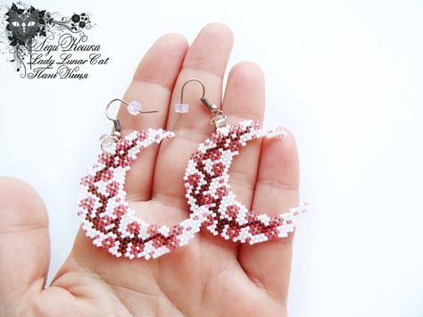 Crescent Jewelry, Seed Bead Bracelet Patterns, Beaded Earrings Native, Beaded Necklace Patterns, Diy Bijoux, Beading Jewelery, Brick Stitch Earrings, Necklace Patterns, Seed Bead Tutorial