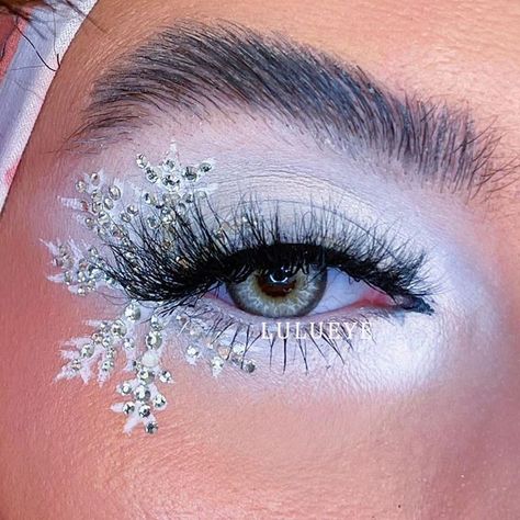 Ice Princess Makeup, Costume Makeup Ideas, Snowflake Makeup, Snow Makeup, Winter Eye Makeup, Holiday Eye Makeup, Frozen Makeup, Ice Queen Makeup, Wonderland Makeup