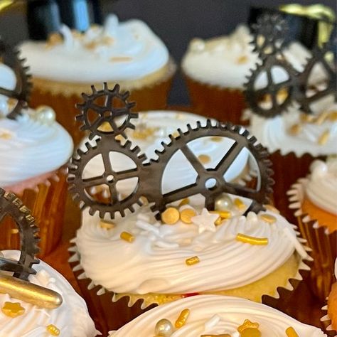 12 Steampunk Gear Cupcake Toppers acrylic - Etsy Steampunk Party Decorations Diy, Steampunk Party Food, Steampunk Cupcakes, Steampunk Party Decorations, Steampunk Party, Steampunk Gears, Jan 20, How To Wear Scarves, Plastic Resin