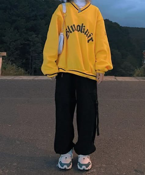 Cute Male Outfits Aesthetic, Bright Clothes Aesthetic, Artsy Outfit Men, Pastel Outfits Aesthetic, Non Binary Outfits, Yellow Pants Outfit, Sun People, Aesthetic Male Outfits, Grunge Outfits Men