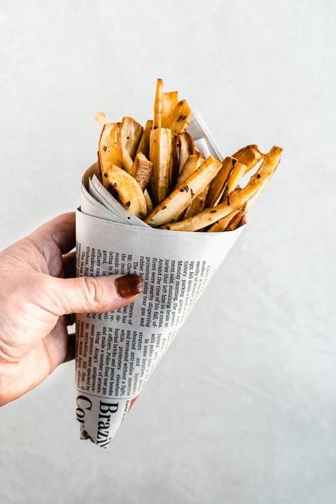 Easy Baked Parsnip Fries Pudding Made With Almond Milk, Wedge Fries, Parsnip Fries, Healthy Fries, Paleo Dinners, Baked Falafel, Homemade Fries, French Onion Dip, Whole 30 Breakfast