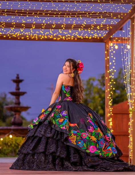 #quince #quinceañera Guatemala Quinceanera Dresses, Chambelanes Outfits Quinceanera Mexican, Quinceanera Mexican Theme, Mexican Theme Dresses, Chambelanes Outfits Quinceanera, Chambelanes Outfits, Theme Quinceanera, Quince Party, Quinceanera Dresses Black