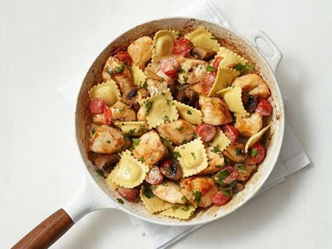 Get Skillet Chicken and Ravioli Recipe from Food Network Chicken And Ravioli, Chicken Ravioli, Ravioli Recipe, Easy Skillet, Skillet Recipes, Skillet Meals, Skillet Chicken, Main Meals, Ravioli