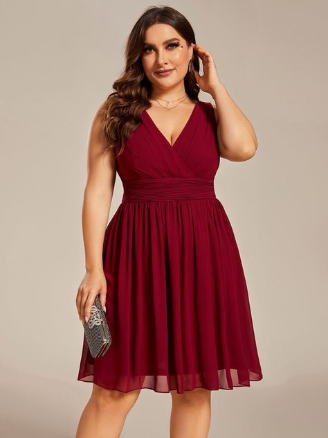 Women Sleeveless V Neck Short Bridesmaid Dress skimpy dresses, popover dresses, neoprene dresses #dressesbyrusso #dressesfornights #dressesforme Plus Size Semi-formal Dress, Plus Size Dresses To Wear To A Wedding As A Guest, Short Pretty Dresses, Wedding Puglia, Short Dress Plus Size, Plus Formal Dresses, V Neck Bridesmaid Dress, Cocktail Dress Plus Size, Maid Of Honor Dress