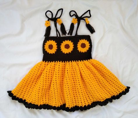 Crochet Sunflower Dress, Crocheted Sunflower, Crochet Baby Costumes, Sunflower Crochet, Laddu Gopal Dresses, Sunflower Dress, Crochet Clothing And Accessories, Crochet Sunflower, Crochet Girls