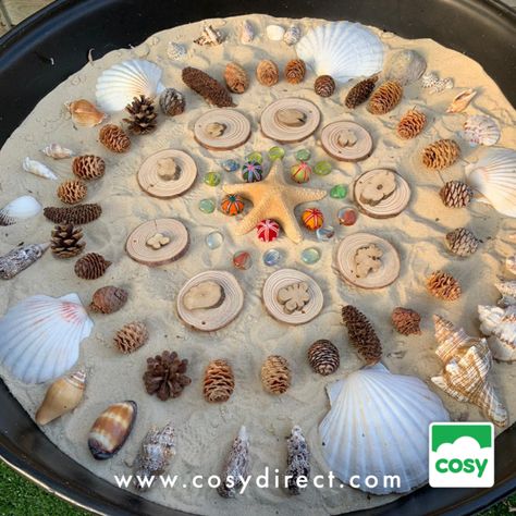 Loose Parts Play Ideas, Natural Mandala, Mandala Tray, Sand Tray Therapy, Hearts Paper Crafts, Loose Parts Play, Tuff Spot, Glass Pebbles, Eyfs Activities