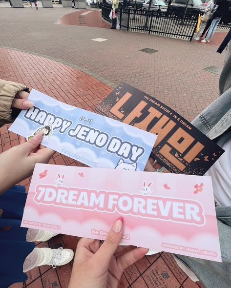 Kpop Event Ideas, Nct Dream Concert Aesthetic, Kpop Banner Concert, Slogan Kpop Design, Concert Freebies Kpop Ideas, Hand Banner Kpop, Kpop Banner Design, Kpop Concert Aesthetic, Nct Dream Concert