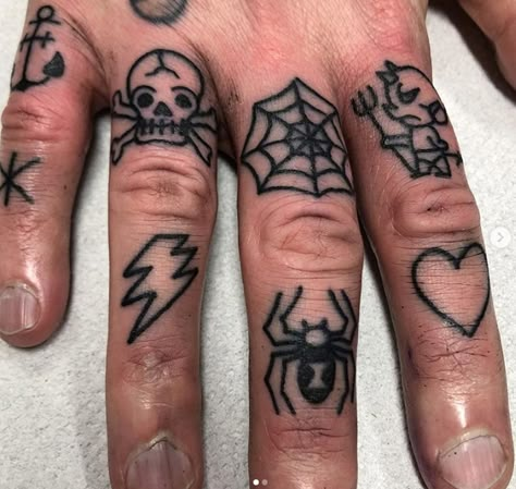 Patchwork Hand Tattoos Men, Skull Finger Tattoos For Men, Simple Knuckle Tattoos, Finger Tattoo Traditional, Emo Finger Tattoos, Finger Tattoos Traditional, Traditional Hand Tattoos For Guys, American Traditional Finger Tattoos, Spooky Finger Tattoos