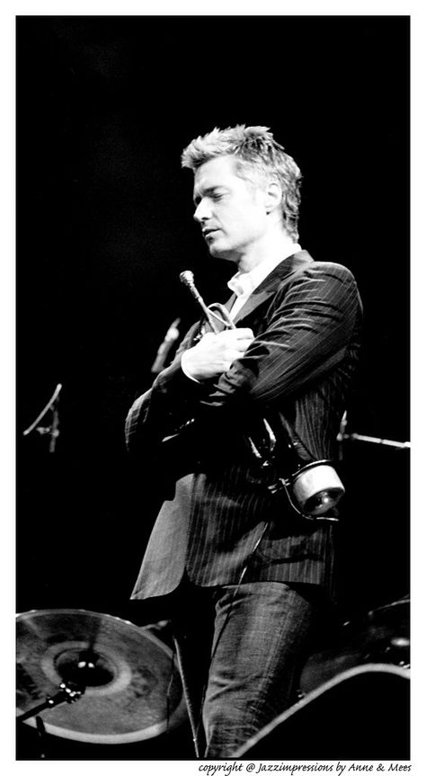 Chris Botti @ North Sea Jazz 2006 Jazz Photography, Chris Botti, Jazz Players, Jazz Concert, Trumpet Player, Trumpet Players, Jazz Art, Joyful Noise, Smooth Jazz