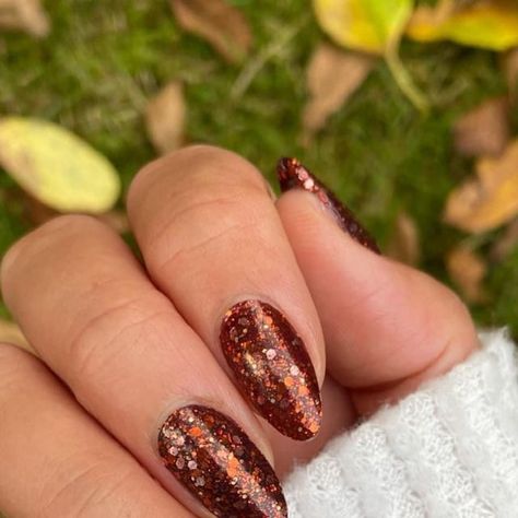 Stephanie Remias on Instagram: "🍂 Next Up: Thanksgiving Collection! 🦃  Spiced Autumn - Give me all these chunky glitters!  Coming Friday with Color Street’s Thanksgiving Launch!  I’m going to gobble until I wobble!!!! 🍁🦃  #thanksgivingnails #fallnails #mompreneur" Thanksgiving Nails, Color Street, Give It To Me, Product Launch, Thanksgiving, Glitter, Nails, On Instagram, Instagram