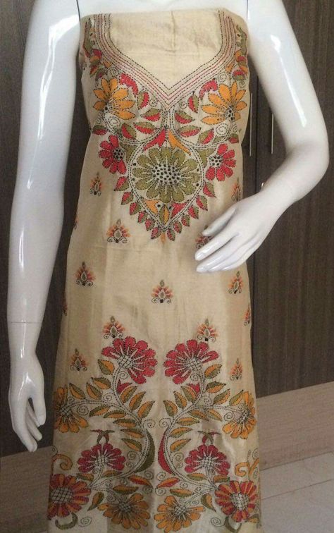 Kantha embroidery on suit Kantha Work Kurti Designs, Kantha Embroidery Kurti, Katha Stitch Kurti Design, Kantha Embroidery Designs, Embroidery Designs Suit, Kurti Suit, Kurtis Designs, Vintage Embroidery Transfers, Saree Painting Designs