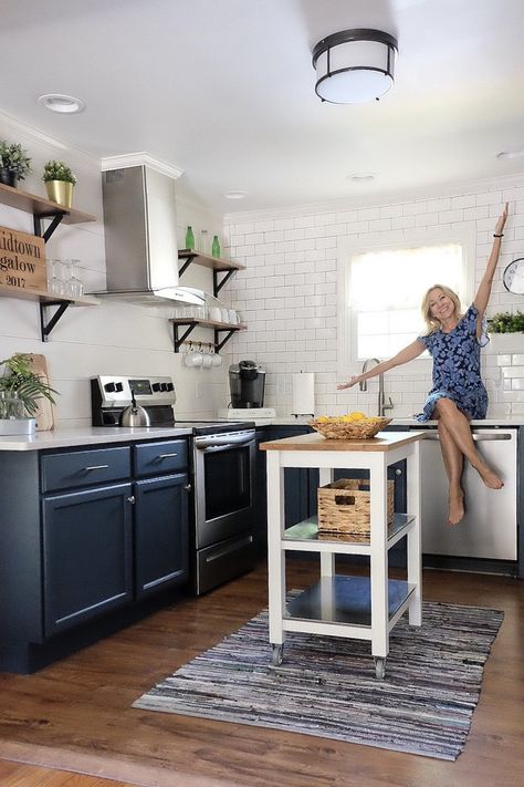 Navy Blue And Brown Kitchen, White Cottage Kitchen, White Cupboards, Kitchen Cupboards Paint, White Kitchen Tiles, Counter Seating, Charming Kitchen, Brown Kitchens, Best Kitchen Designs