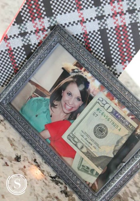 Creative Ways to Give Cash as a Gift Creative Ways To Give Cash, Money Wreath, Cash As A Gift, Birthday Money Gifts, Clear Bottle, Creative Money Gifts, Birthday Money, Nostalgic Toys, Cash Gift