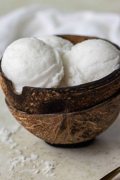 Coconut Sorbet, Sorbet Ice Cream, Ice Cream Maker Recipes, Coconut Ice, Dairy Free Ice Cream, Homemade Ice Cream Recipes, Coconut Ice Cream, Sorbet Recipes, Cold Desserts