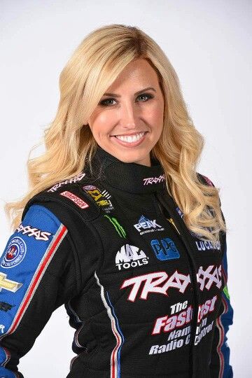 Courtney Force #Traxxas #Nhra #FunnyCar Courtney Force, Female Racers, Nhra Drag Racing, Football Cheerleaders, Racing Girl, Drag Cars, Car Humor, Drag Racing, Cheerleading