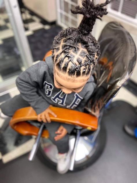 Pineapple Dreads Hairstyle Men, Toddler Boy Loc Styles, Boys Dreadlocks Styles Kids, Boy Dreads Hairstyles, Dread Styles For Kids Boys, Little Boy Loc Styles, Kids Locs Styles Boys, Dj Hairstyles