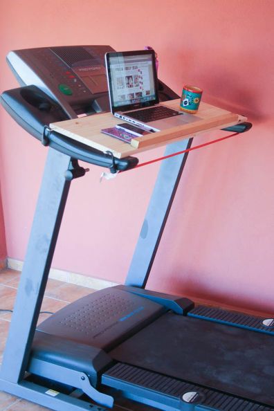 Easy DIY Treadmill Desk Treadmill Desk Aesthetic, Treadmill In Living Room Ideas, Diy Home Desk, Treadmill Laptop Holder Diy, Treadmill Under Desk, Diy Treadmill Desk, Treadmill Desk Diy, Diy Treadmill Desk Attachment, Diy Treadmill