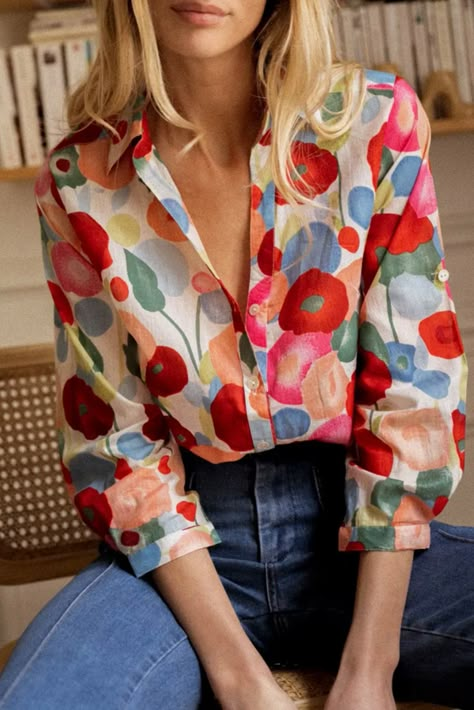 Fisdy - Camisa de manga brazalete con estampado floral y diseños vibrantes Rok Midi, Sandal Tali, Fashionable Tops, Casual Long Sleeve Shirts, T Shirt Design Ideas, فستان سهرة, Bright Spring, Spring Outfits Women, Plus Size Kleidung