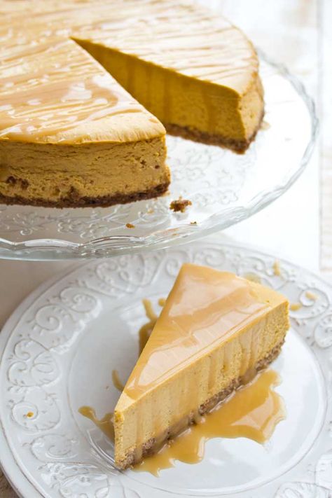 Low Carb Pumpkin Cheesecake – Sugar Free Londoner Cheesecake Factory Pumpkin Cheesecake, Low Carb Pumpkin Cheesecake, Pumpkin Cheesecakes, Keto Treats, Coconut Dessert, Pumpkin Cheesecake Recipes, Sugar Free Recipes Desserts, Keto Pumpkin, Pumpkin Pies