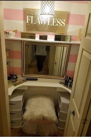 So Todd decided to treat her and turn their spare closet into something amazing: her very own walk-in vanity! | This Husband Who Built His Wife A Seriously Gorgeous Makeup Vanity Has Everyone Swooning - BuzzFeed News Vanity In Closet, Closet Vanity Ideas, Makeup Vanity In Closet, Walk In Closet Ideas, His And Hers Bathroom, Closet Vanity, Diy Makeup Vanity, Small Closets, Vanity Area