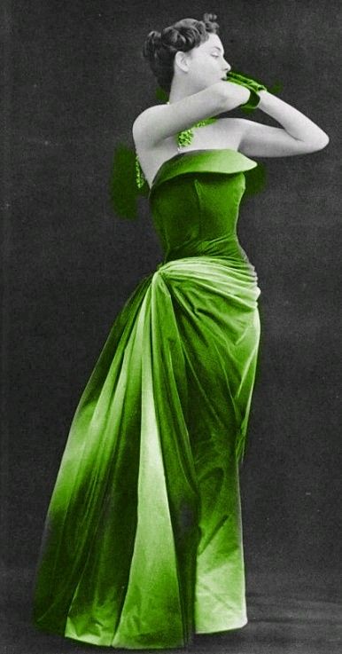 Green - Vintage fashion - Schiaparelli 1950 Schiaparelli Vintage Dresses, Schiaparelli Couture Vintage, Vintage Schiaparelli Dress, 1950s Haute Couture, Practice Illustration, Transformation Dress, Schiaparelli Vintage, Schiaparelli Dress, Schiaparelli Couture