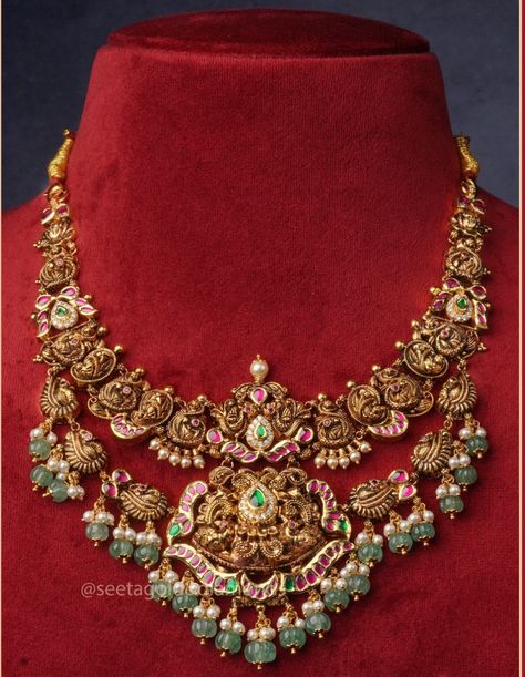 Nakshi Jewellery Necklaces, Bridal Temple Jewellery, Kitchen Cabord, Cabord Designs, Nakshi Balls, Nakshi Jewellery, Star Jewellery, Vintage Indian Jewelry, Heavy Necklace