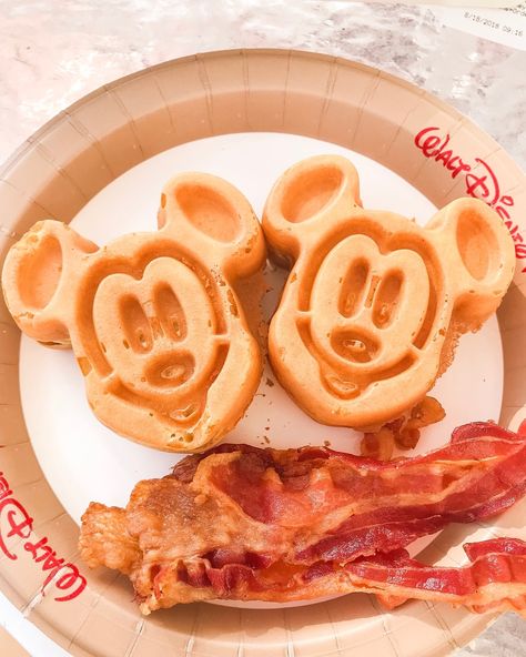 Mickey waffles? Yes, please!😍 . . What’s your favorite breakfast at Disney?😋 . . . . . . . . . #disney #disneyworld #wdw #waltdisneyworld… Disney Waffles, Disney Breakfast, Mickey Waffles, Quick Service Restaurant, Disney World Restaurants, Disney World Food, Disney Snacks, Quick Bite, Disney Resorts