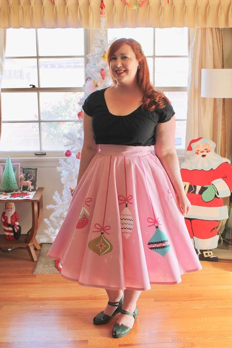 Diy Circle Skirt, Rock N Roll Dress, Dapper Day Outfits, Vintage Dress Sewing Patterns, Disney Dapper Day, Retro Ornaments, Christmas Skirt, Poodle Skirt, Sewing Skirts