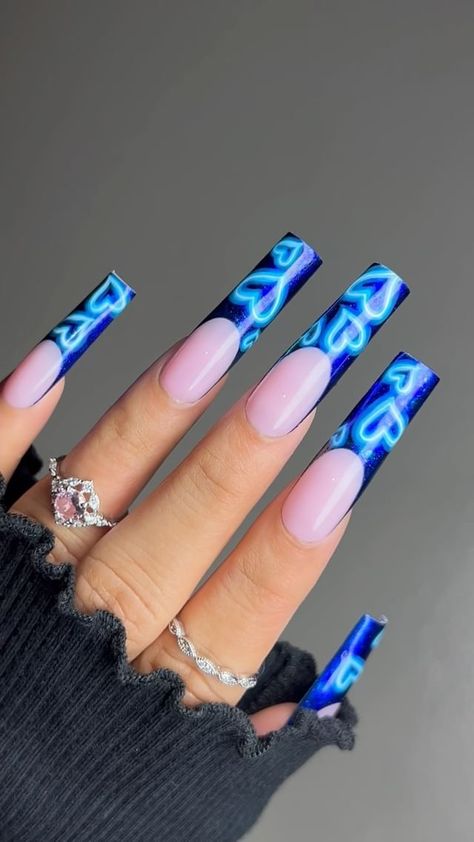 Wait for the surprise 😊💗 #neonsignnails #glownails #explore #valentinesnails #nails #nailinspo | Gabrianna | Nail Artist (@gabriannanails) sur Instagram Blue Chrome Heart Nails, Blue Chrome Acrylic Nails, Blue Halloween Nails, Blue Heart Nails, Acrylic Nails Nude, Blue Gel Nails, Blessed Week, Custom Press On Nails, Acrylic Nail Set