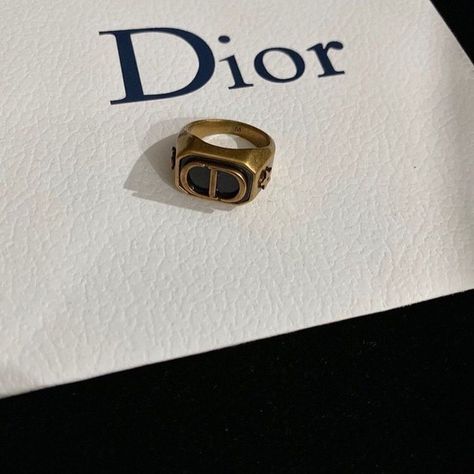 Dior Jewelry Ring, St Christopher Necklace, Mens Silver Jewelry, Edgy Jewelry, Sushant Singh, Memes Status, Dior Jewelry, Gold Ring Designs, Men Ring