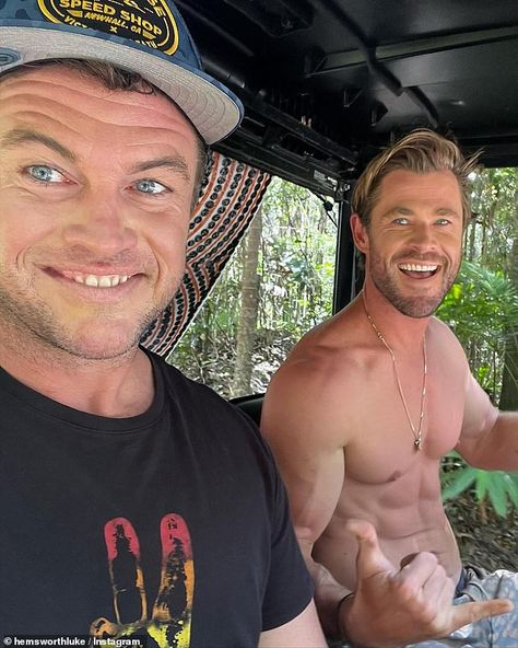 Chris Hemsworth Workout, Chris Hemsworth Shirtless, Luke Hemsworth, Hemsworth Brothers, Happy 40th, Australian Actors, Happy 40th Birthday, Guess Who, Chris Hemsworth