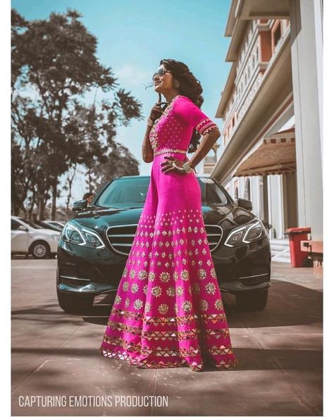 Brides Who Wore Indian Jumpsuits On Their Wedding Functions! Jumpsuit Outfit Wedding Indian, Yellow Jumpsuit Outfit, Indian Winter Wedding, Ethnic Jumpsuit, Indian Jumpsuit, Jumpsuit Outfit Wedding, Winter Wedding Fashion, Mehendi Outfit, Mehendi Outfits