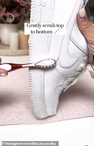 Best Way To Clean White Nike Shoes, How To Clean White Nike Airforce, Clean White Leather Sneakers, Cleaning White Leather Sneakers, How To Clean White Leather Sneakers, Cleaning Sneakers White, Best Way To Clean White Sneakers, How To Wash White Sneakers, How To Clean Sneakers