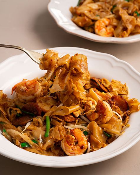 Char Kway Teow - Marion's Kitchen Marions Kitchen, Marions Kitchen Recipes Beef, Marion Cooks Asian, Char Kway Teow Recipe, Marion Cooks Asian Food Classics, Marion's Kitchen, Asian Grocery, Spicy Pork, Malaysian Food