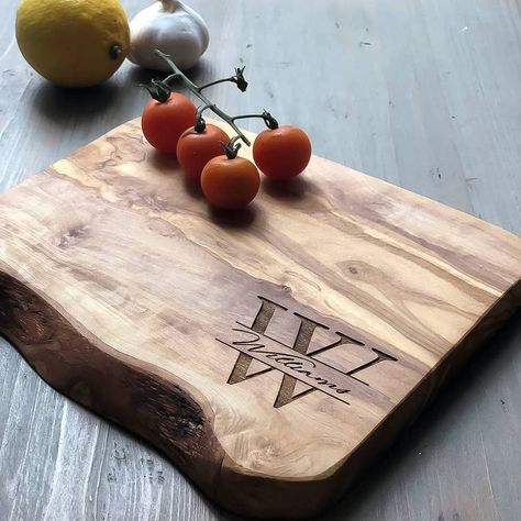 Rustic-Flitch by RusticFlitch on Etsy Antipasti Board, Engraved Cheese Board, Personalized Cheese Board, Cnc Projects, Cheese Serving, Christmas Birthday Gifts, Personalized Monogram, Black Gift, Personalized Birthday Gifts