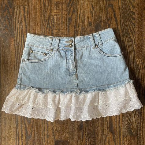 Elite Jeans A line, ruffle hem, light wash, mini... - Depop Skirts With Lace Trim, Denim Skirt With Ruffles, Denim Skirt Lace, Lace Jean Skirt, Diy Mini Skirt From Jeans, Jean Skirt With Lace, Ruffle Jean Skirt, Making A Skirt, Redesign Clothes