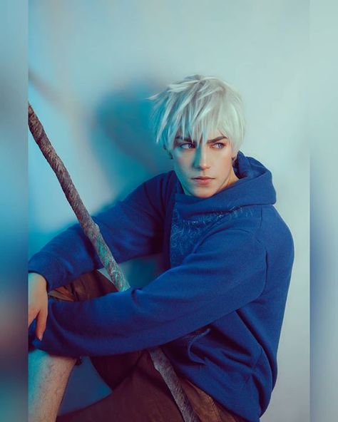 Jack Frost Cosplay by geheichou(IG). Ada Cosplay, Jack Frost Cosplay, Cosplay Tumblr, Cosplay Disney, Punk Disney Princesses, Sims 4 Patreon, Mulan Disney, Rise Of The Guardians