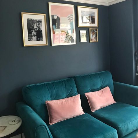 Hannah Wild on Instagram: “Tonight my bottom will be firmly parked here, feeding my baby on my very own green (well teal) sofa instead of at the…” Teal Sofa Colour Scheme, Teal Blue Sofa, Grey Comforter Bedroom, Teal Sofa Living Room, Pink Sofa Living Room, Sofa Colour, Living Room Color Combination, Room Color Combination, House Renovation Projects