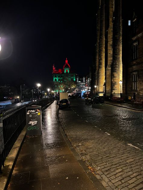 Edinburgh Scotland Night, Edinburgh At Night, Edinburgh Aesthetic, Scotland Aesthetic, Night Walk, Vivid Dreams, Edinburgh Scotland, Pigs, Old Photos