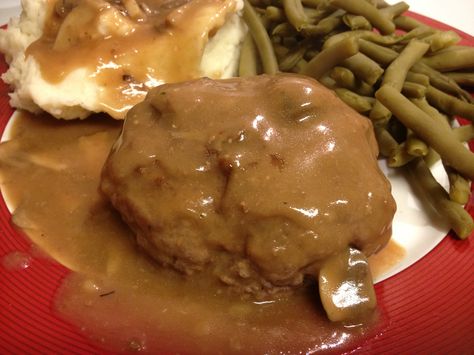 Hot Hamburger with Mashed Potatoes on MyRecipeMagic.com Overnight Cinnamon Rolls Recipe, Meatloaf With Gravy, Hamburger Dishes, Olive Dishes, Hamburger Meat, Salisbury Steak, Hamburger Recipes, Kitchen Spices, Mashed Potato Recipes