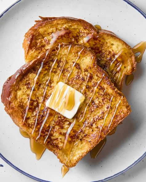 The Ingredient Combination That Makes French Toast Taste 1,000 Times Better Oven Cooked Bacon, Bread Illustration, Bananas Foster French Toast, French Bread French Toast, Classic French Toast, Best Bread, Desain Pantry, Make French Toast, French Toast Easy