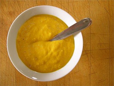 eat with a spoon: orange, red or yellow bell pepper coulis Yellow Bell Pepper, Yellow Pepper, Pepper Sauce, Red Bell Pepper, Bell Pepper, Pasta Sauce, Soups And Stews, Thai Red Curry, Orange Red