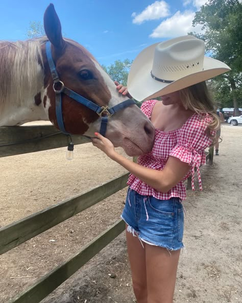 #Mileystewartsummer #horsegirl Girly Cowgirl Aesthetic, Miley Stewart Summer Outfits, Horse Girl Aesthetic Outfit, Cute Farm Outfits, Country Side Outfit Girl, Country Girl Asethic, Cow Girl Asthetic Outfits, Cowboy Girl Outfits, Country Girl Summer Aesthetic