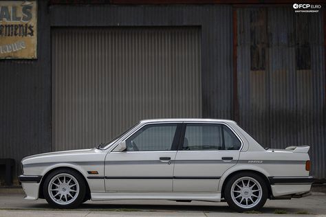 Bmw E30 320i, 325i E30, Nissan Skyline Gt, Skyline Gt, Classy Cars, Bmw E30, Nissan Skyline, Time Capsule, Land Rover Defender