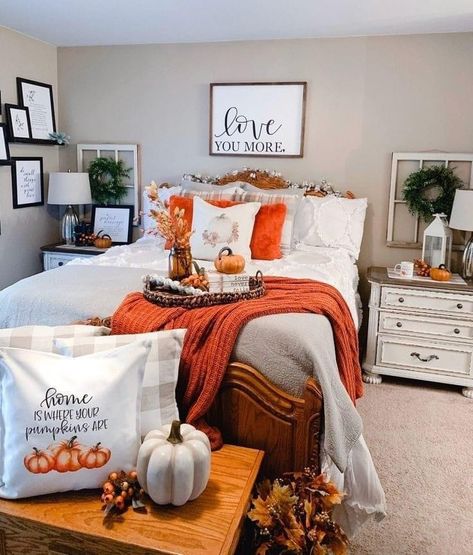 Fall Room Ideas, Veselý Halloween, Holiday Room Decor, Zimmer Diy, Autumn Room, Halloween Bedroom Decor, Cozy Fall Bedroom, Fall Room Decor, Fall Bedroom Decor